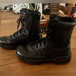 Bates E02700 Boots size 8.5